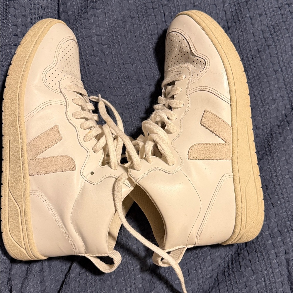 Veja White High-Top V-15 Sneakers 8.5 Women’s 7 Men’s